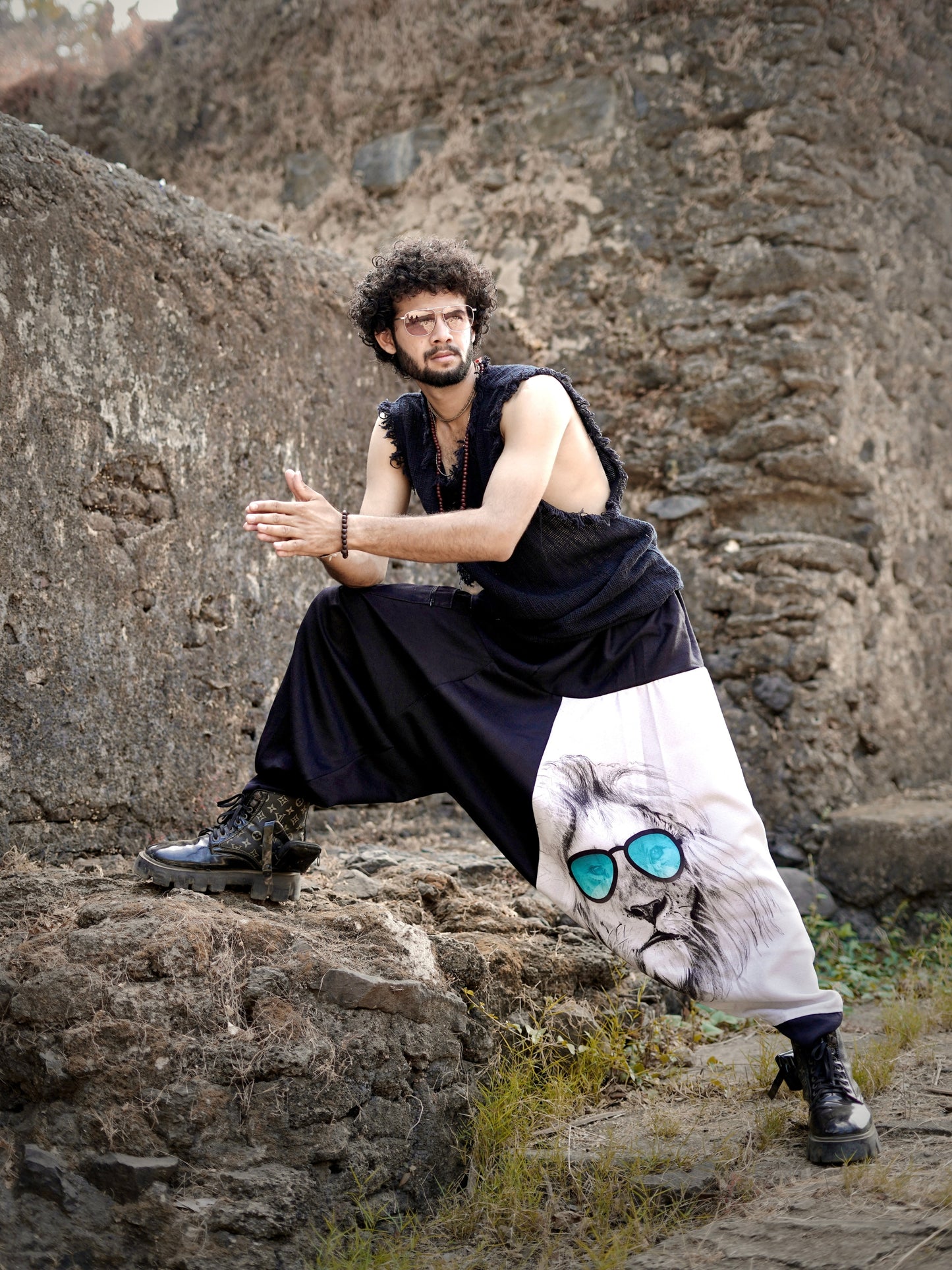 Men’s Black & White Harem Pants with Lion Print – Streetwear for Dance, Travel & Yoga