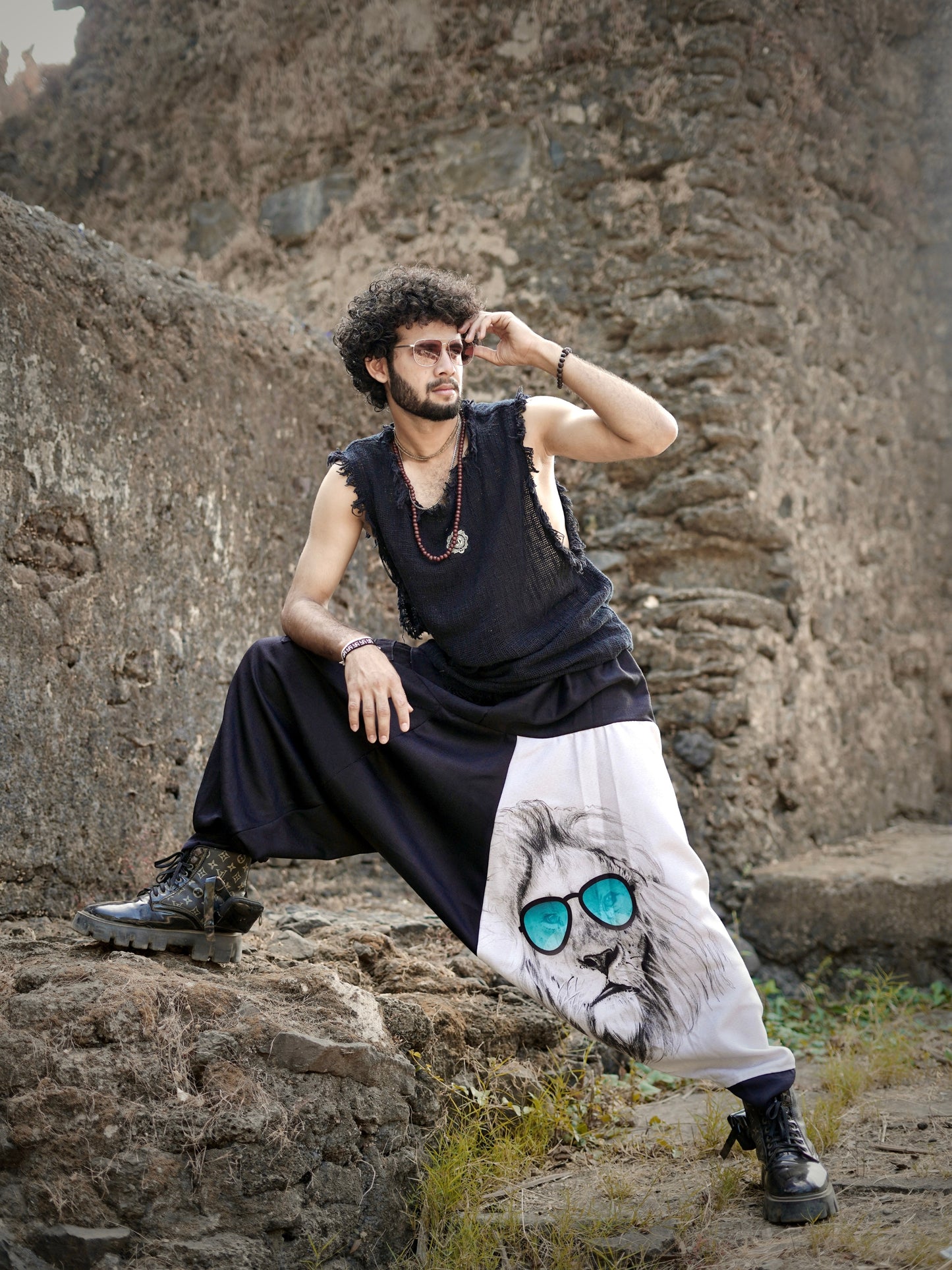 Men’s Black & White Harem Pants with Lion Print – Streetwear for Dance, Travel & Yoga