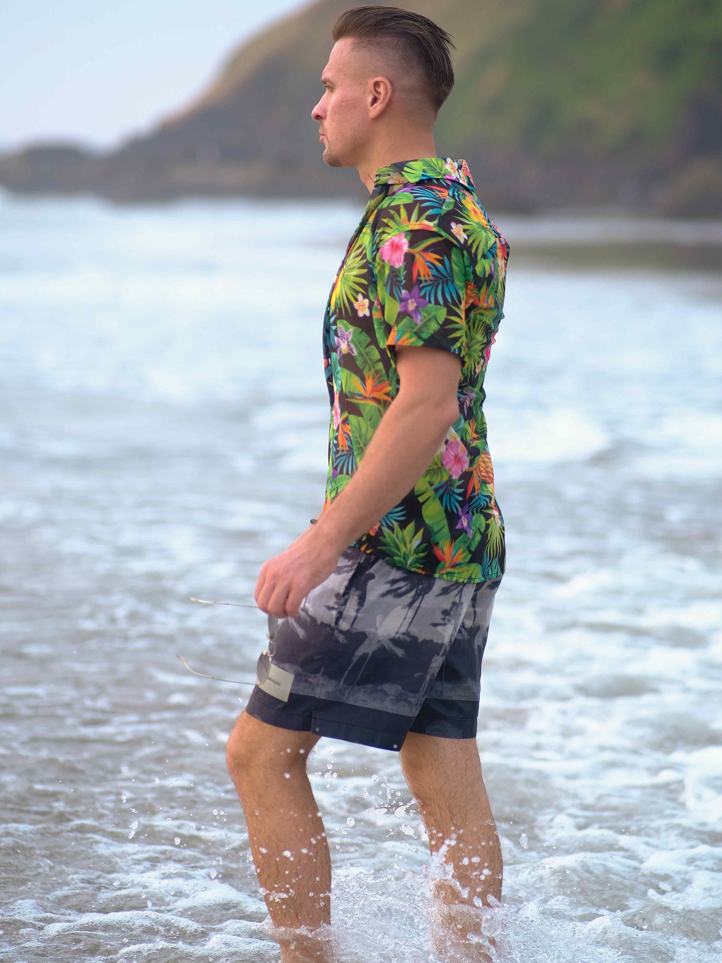 Men's Tropical Harmony Printed Travel Net Shirt