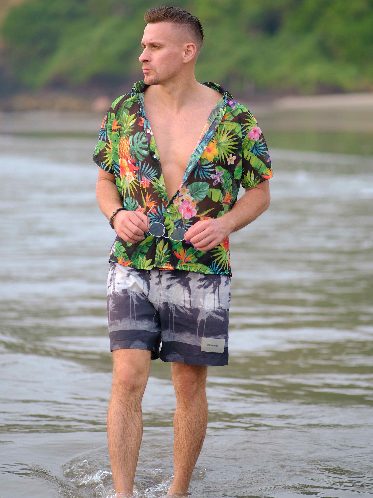 Men's Tropical Harmony Printed Travel Net Shirt