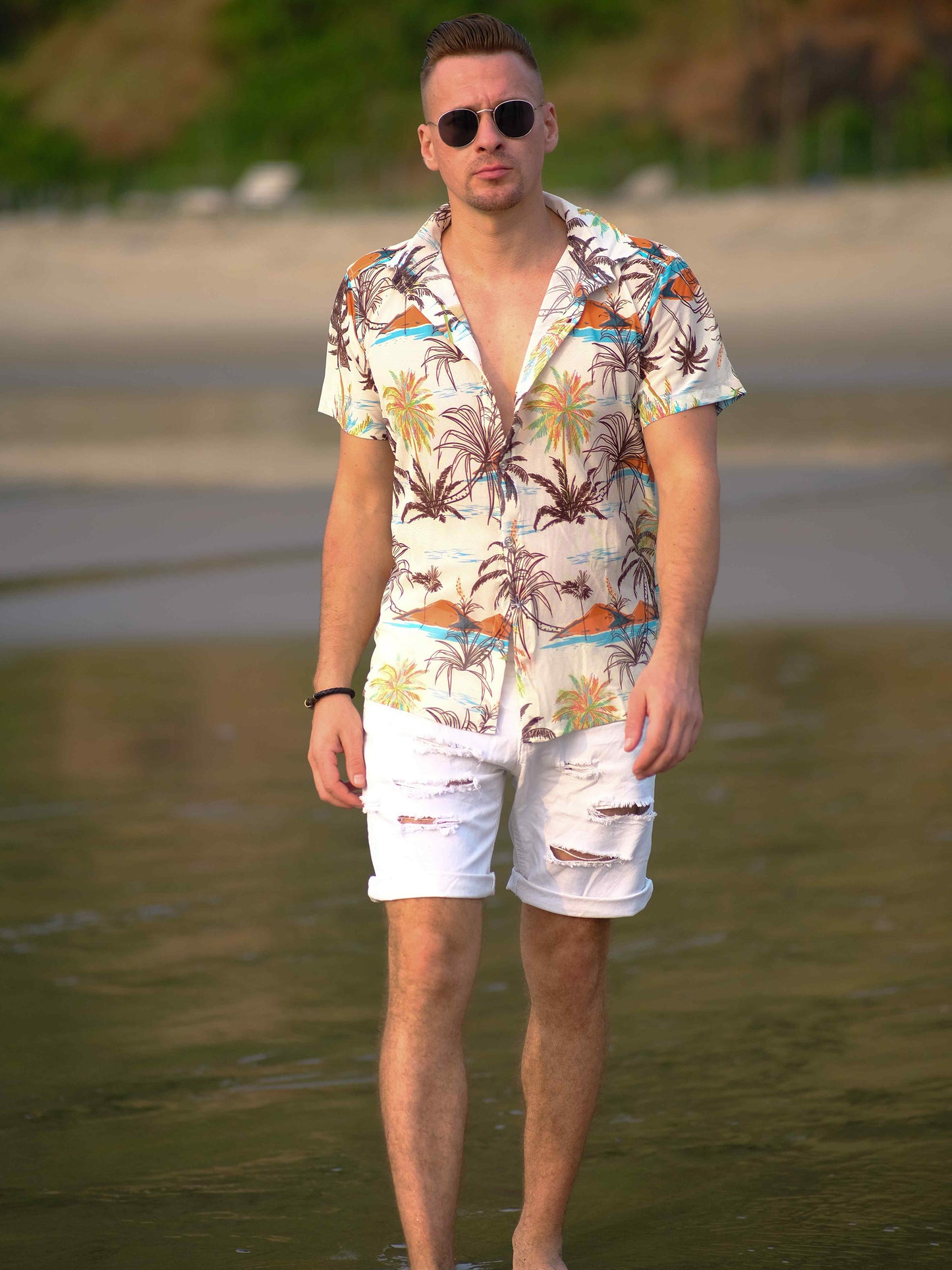 Men's Wanderlust Waves Coastal Printed Travel Net Shirt
