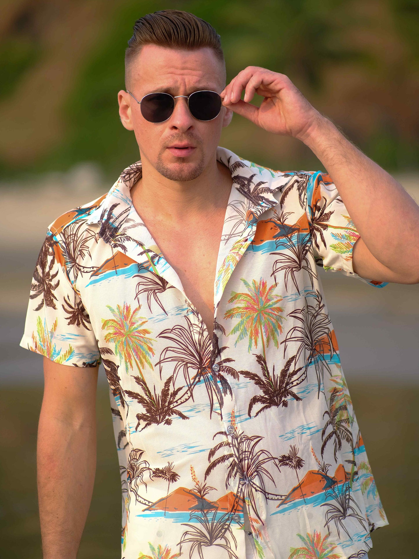 Men's Wanderlust Waves Coastal Printed Travel Net Shirt