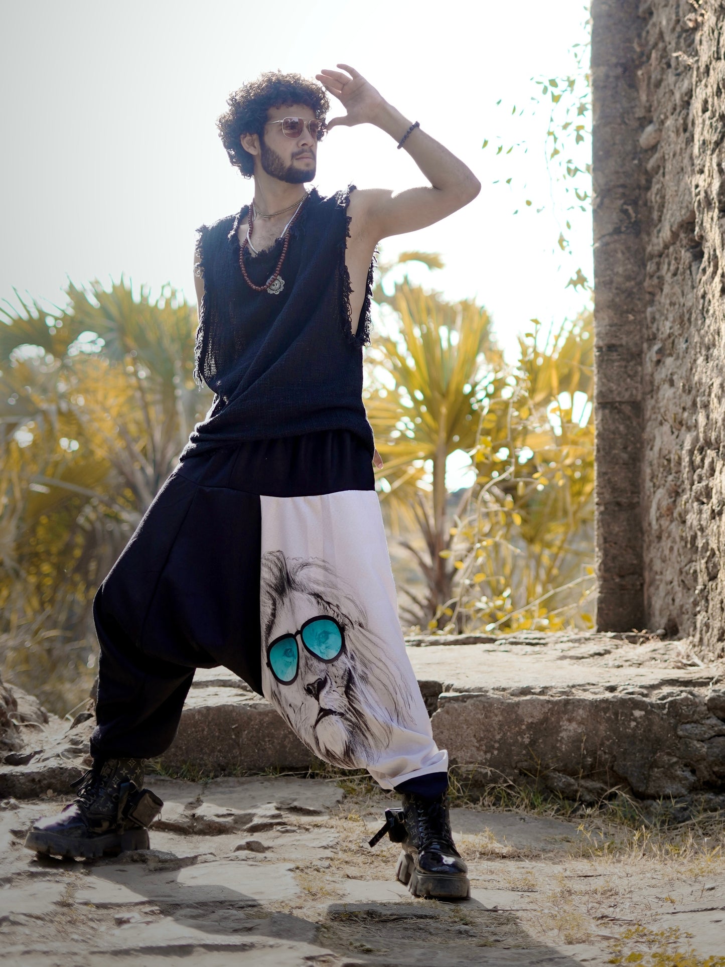 Men’s Black & White Harem Pants with Lion Print – Streetwear for Dance, Travel & Yoga