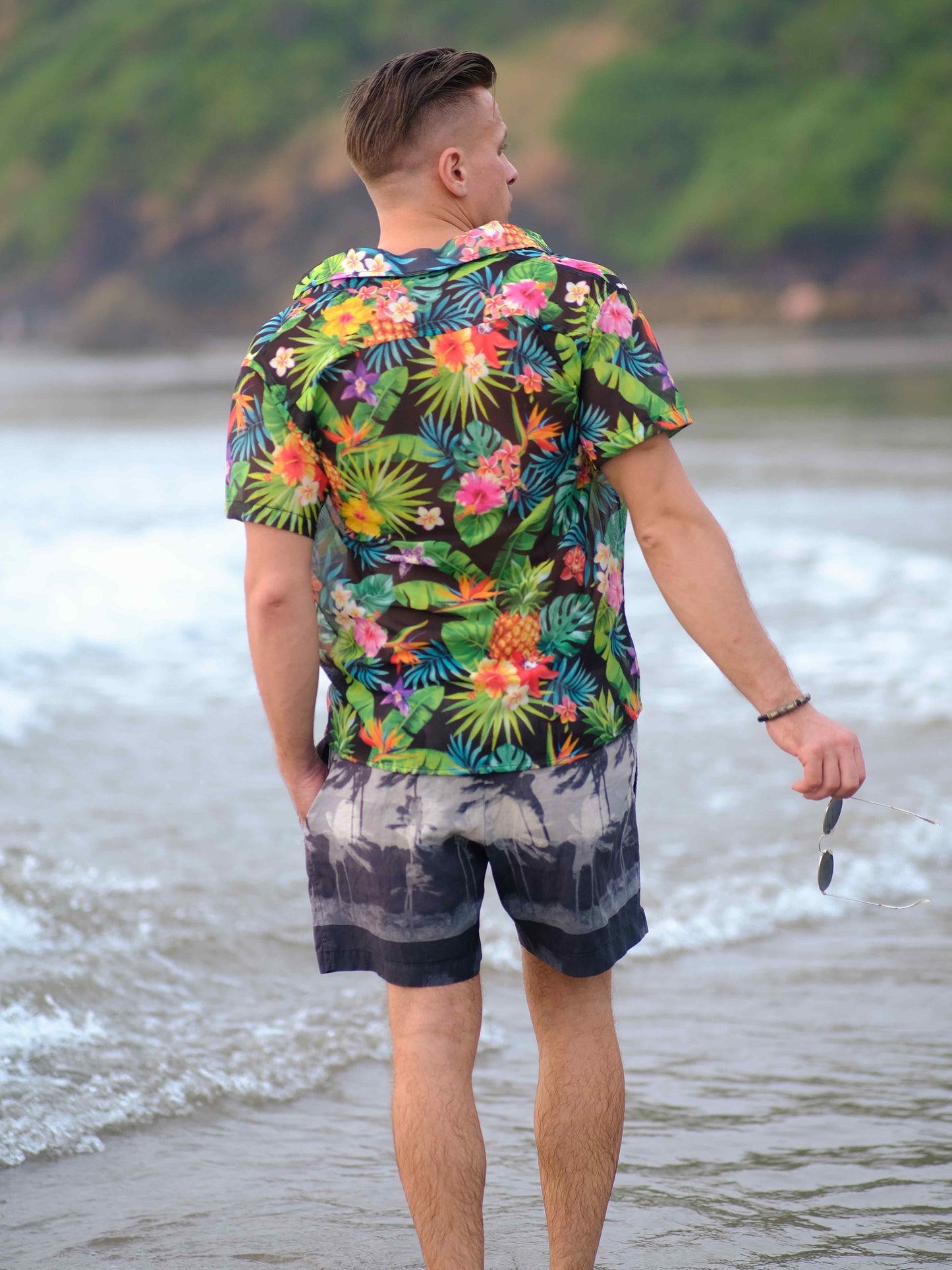 Men's Tropical Harmony Printed Travel Net Shirt