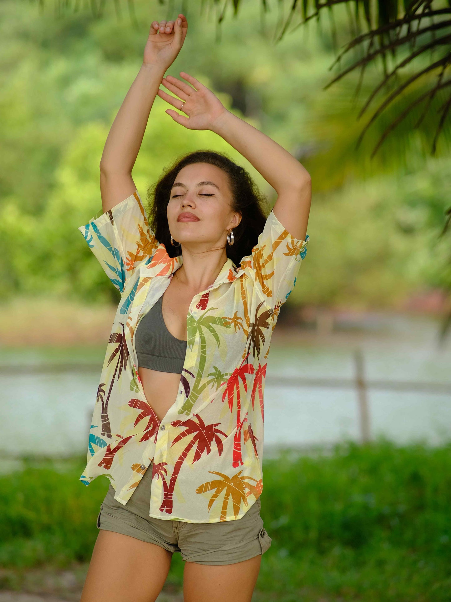Women's Sunlit Palms Printed Beach Travel Shirt