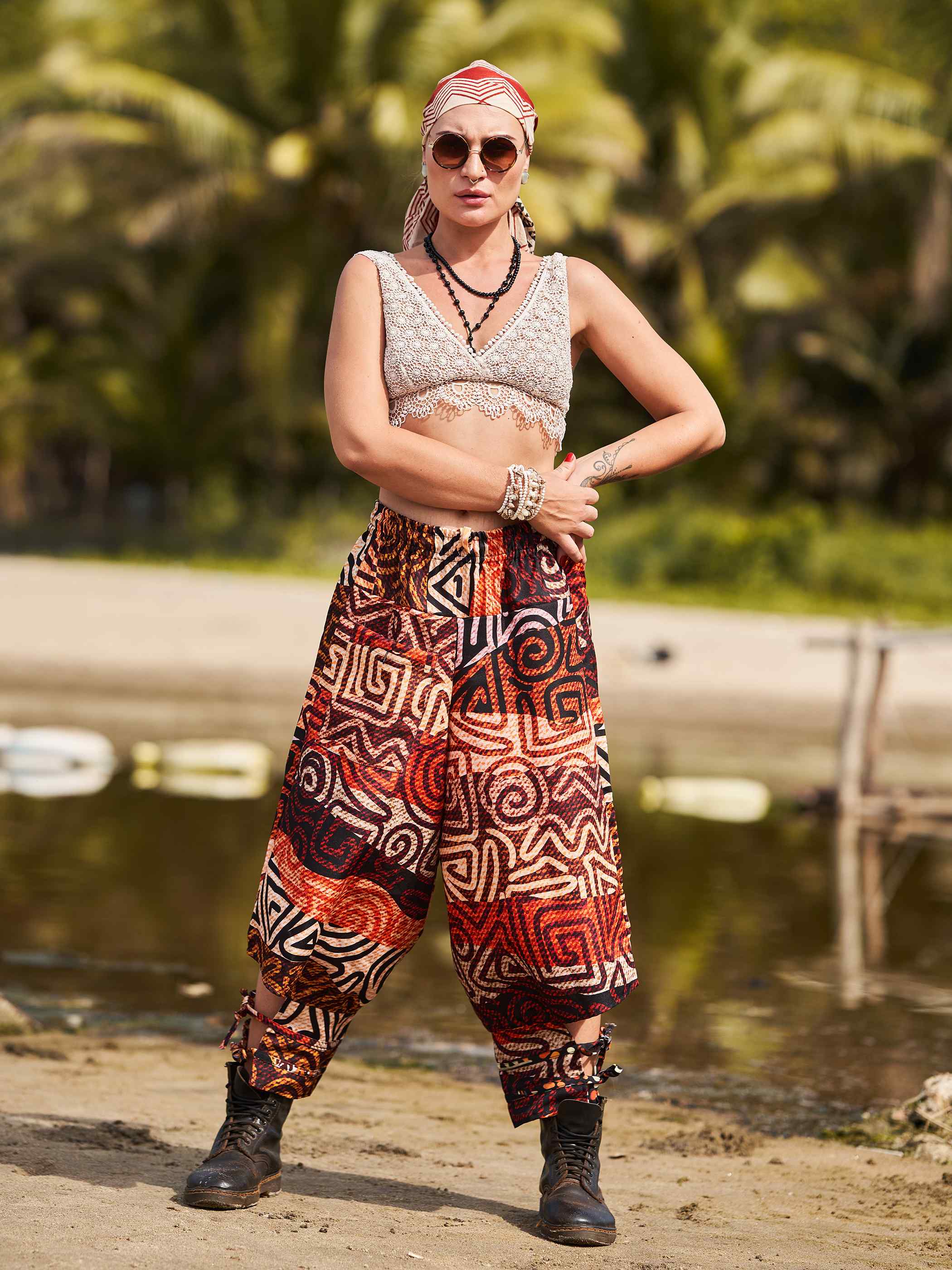 The Veshti Company High Waist Low Crotch Printed Cotton Yoga Harem Pants  for Women's, Hippie Style Baggy Palazzo Pant, Ancient Seal Black-Beige, M :  Amazon.in: Clothing & Accessories